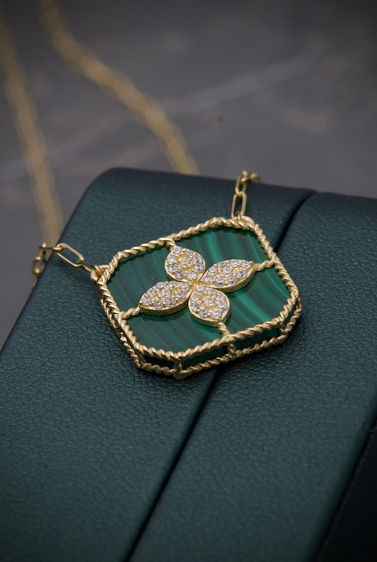 Cadena Cadena lucky clover Piedra verde agata 3.85gr / Largo 50cm / Oro Amarillo italy cte P