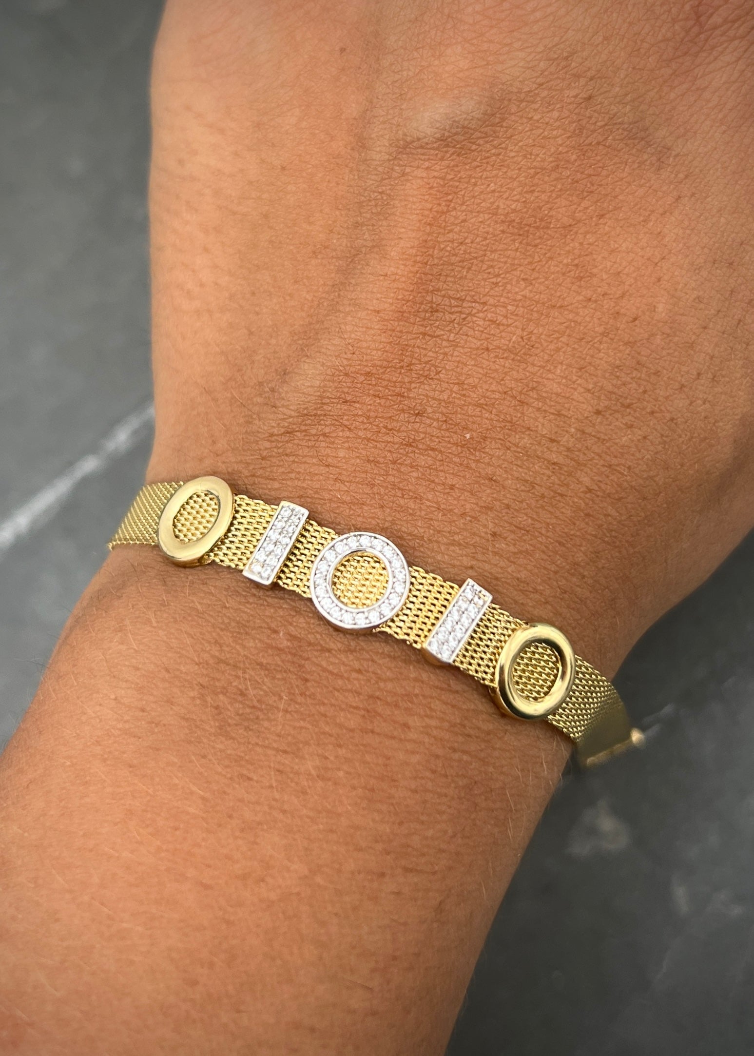 Pulso rustico con swarovski blanco 13.15gr / Largo 19cm / Oro Amarillo italy +2 P