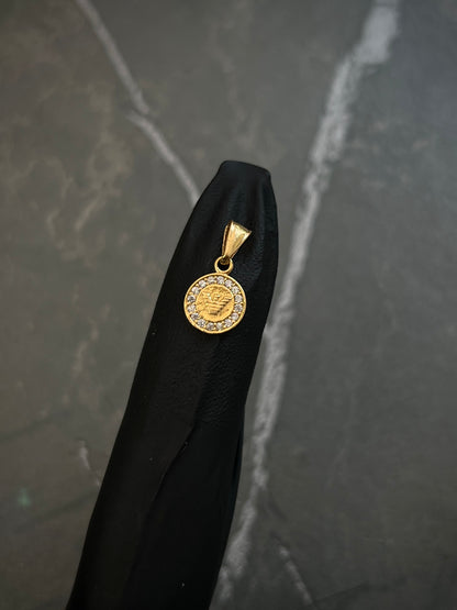 Dije AR 0.6gr / 1.4cm / Oro Amarillo Nac B