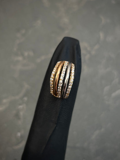 Dije con swarovski 1.75gr / 1.4cm / Tres Oros Nac B