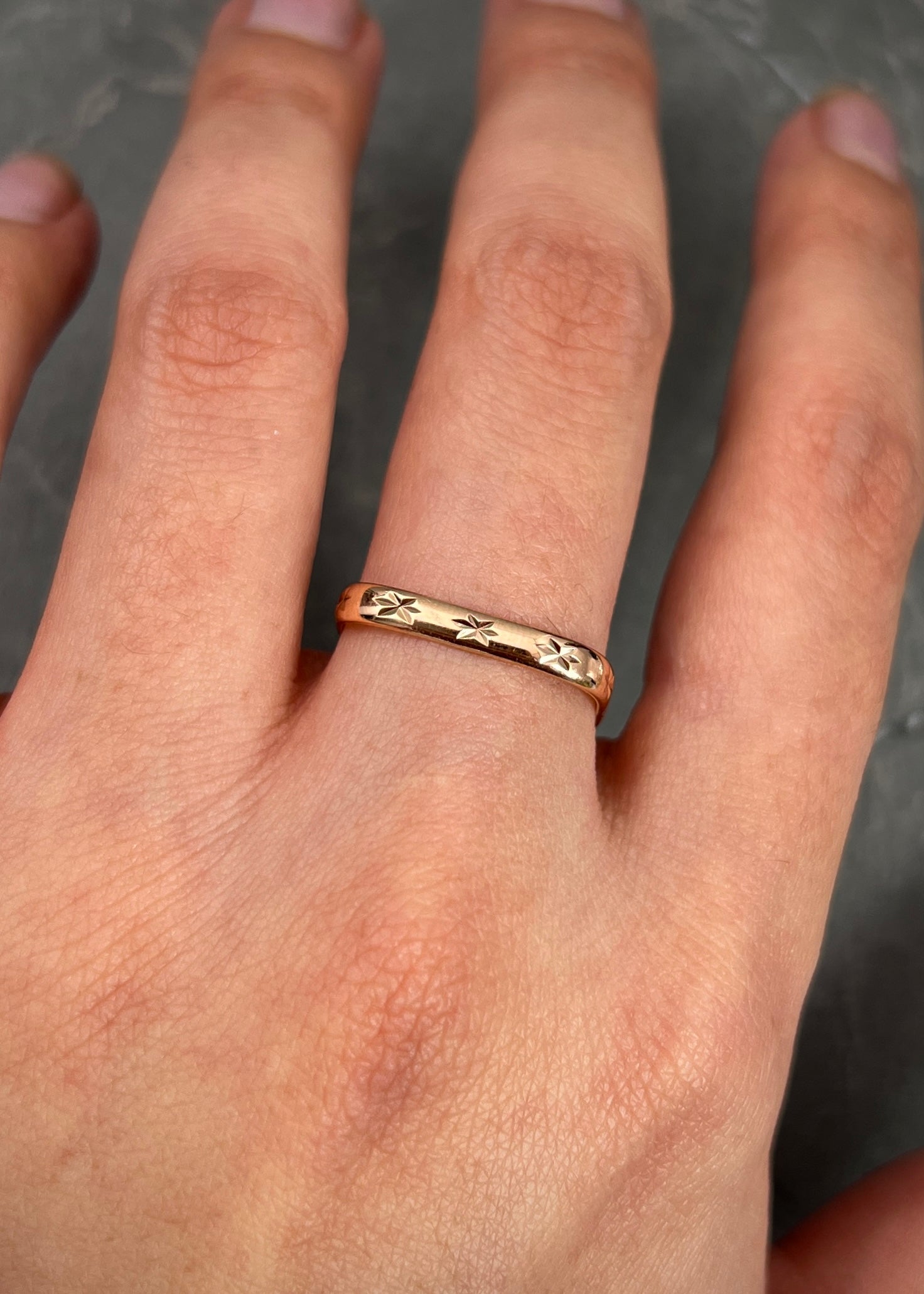 Anillo cuadrado 1.55gr / TALLA 6 1/2 / Oro Rosado italy cte P