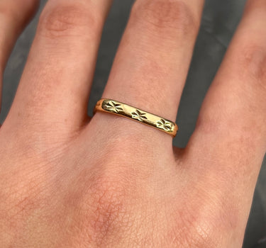 Anillo Cuadrado 1.55gr / TALLA 6 3/4 / Oro Amarillo italy cte P
