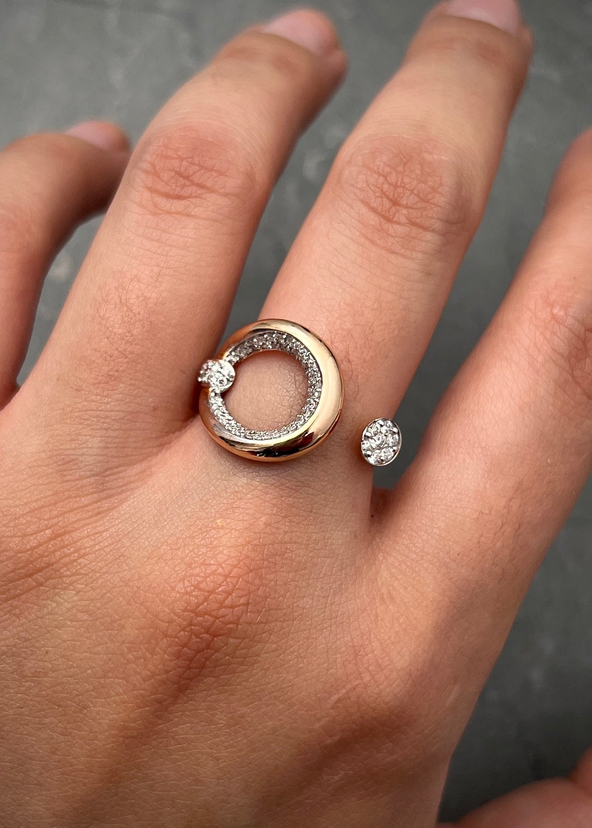 Anillo con 39pts de diamantes 4.55gr / TALLA 6 1/4 / Oro Rosado Nac (Joya) M