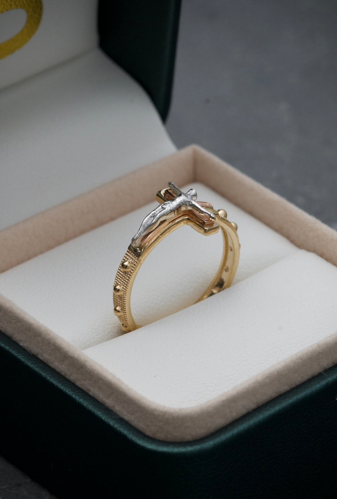 Anillo cruz de jesus 3.45gr / Talla 7 1/4 — Dos Oros