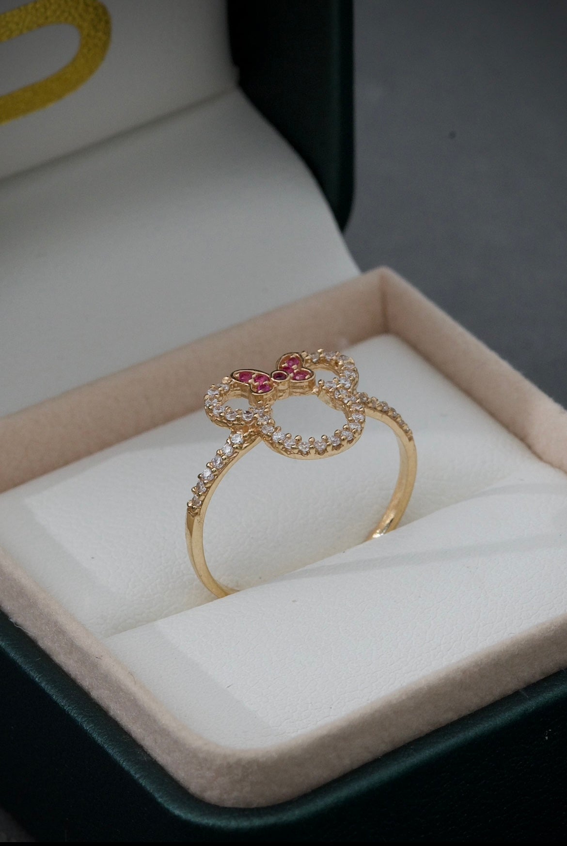 Anillo de minnie mouse con swarovski fucsia 1.75gr / Talla 7 1/4 Oro Amarillo Nac M