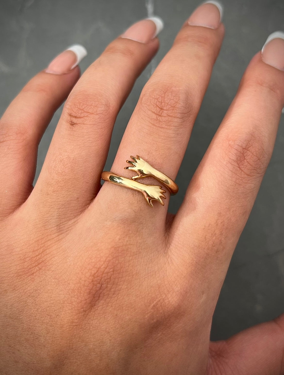 Anillo de manos 3.25gr / Oro Amarillo Nac P