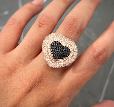 Anillo de corazon con swarovski negro / blanco 8.6gr / Oro Rosado Nac M