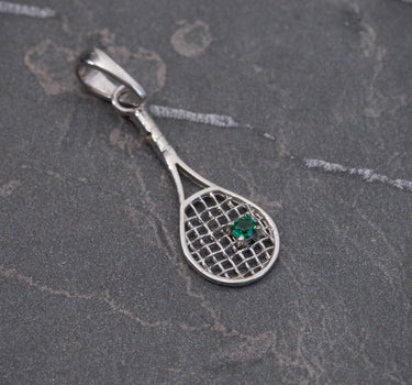 Dije de raqueta con swarovski verde 0.6gr / 2.5cm / Oro Blanco Nac B
