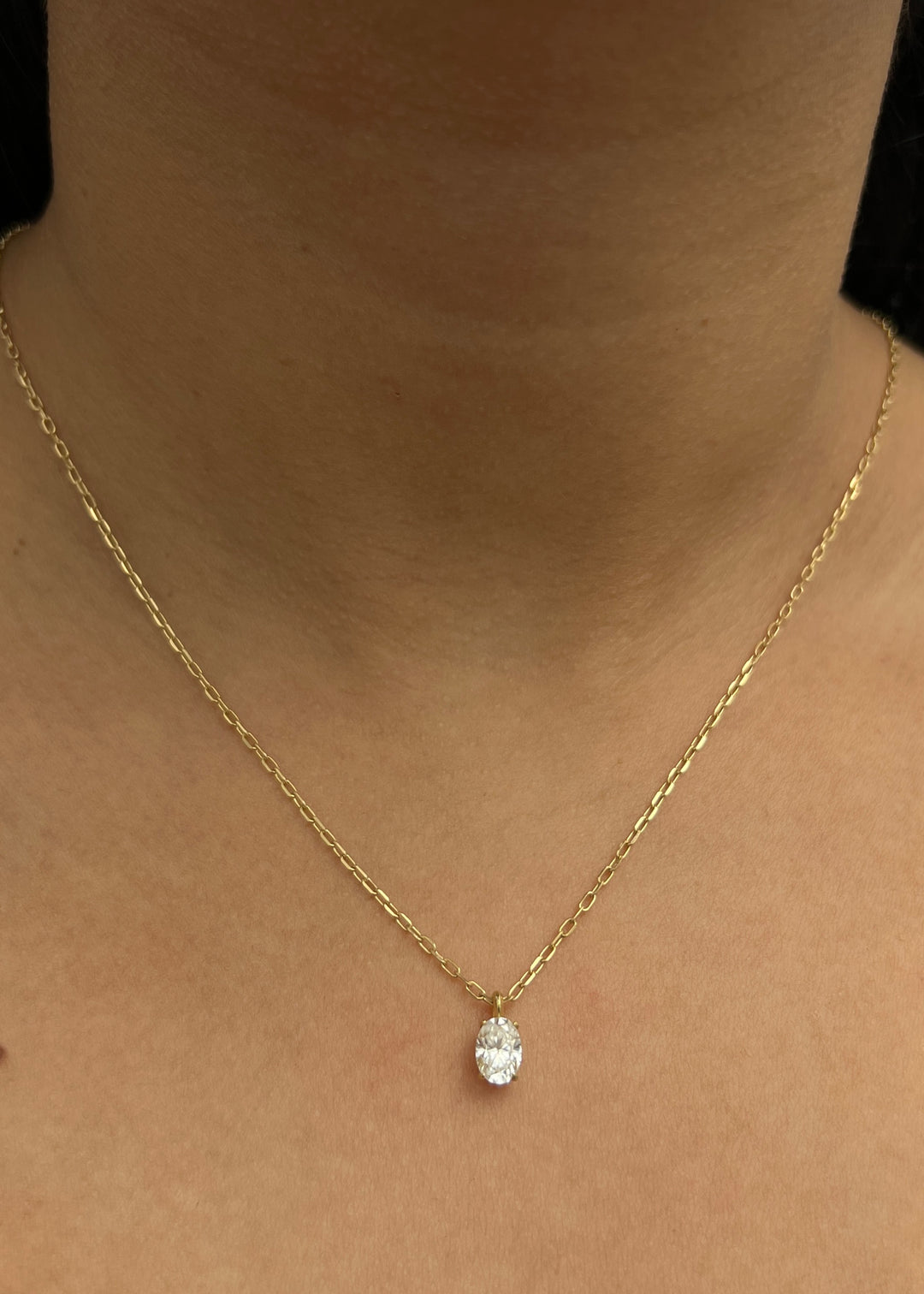Dije con 78pts de moissanita 0.55gr / Largo 1cm — Oro Amarillo