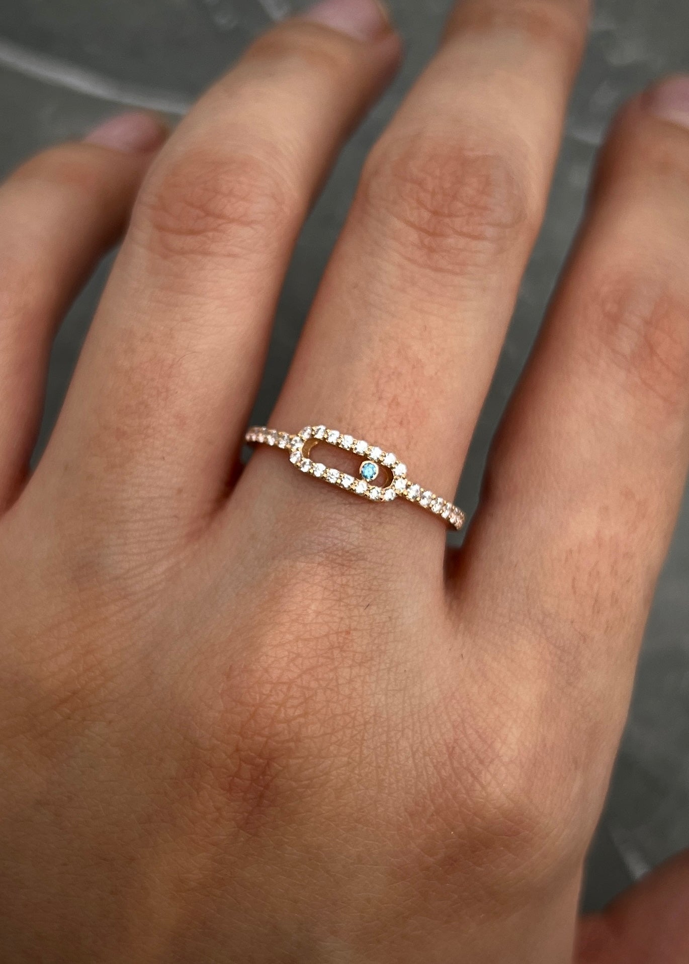 Anillo MK con swarovski blanco y azul  1.3gr / TALLA 7 / Oro Rosado Nac P