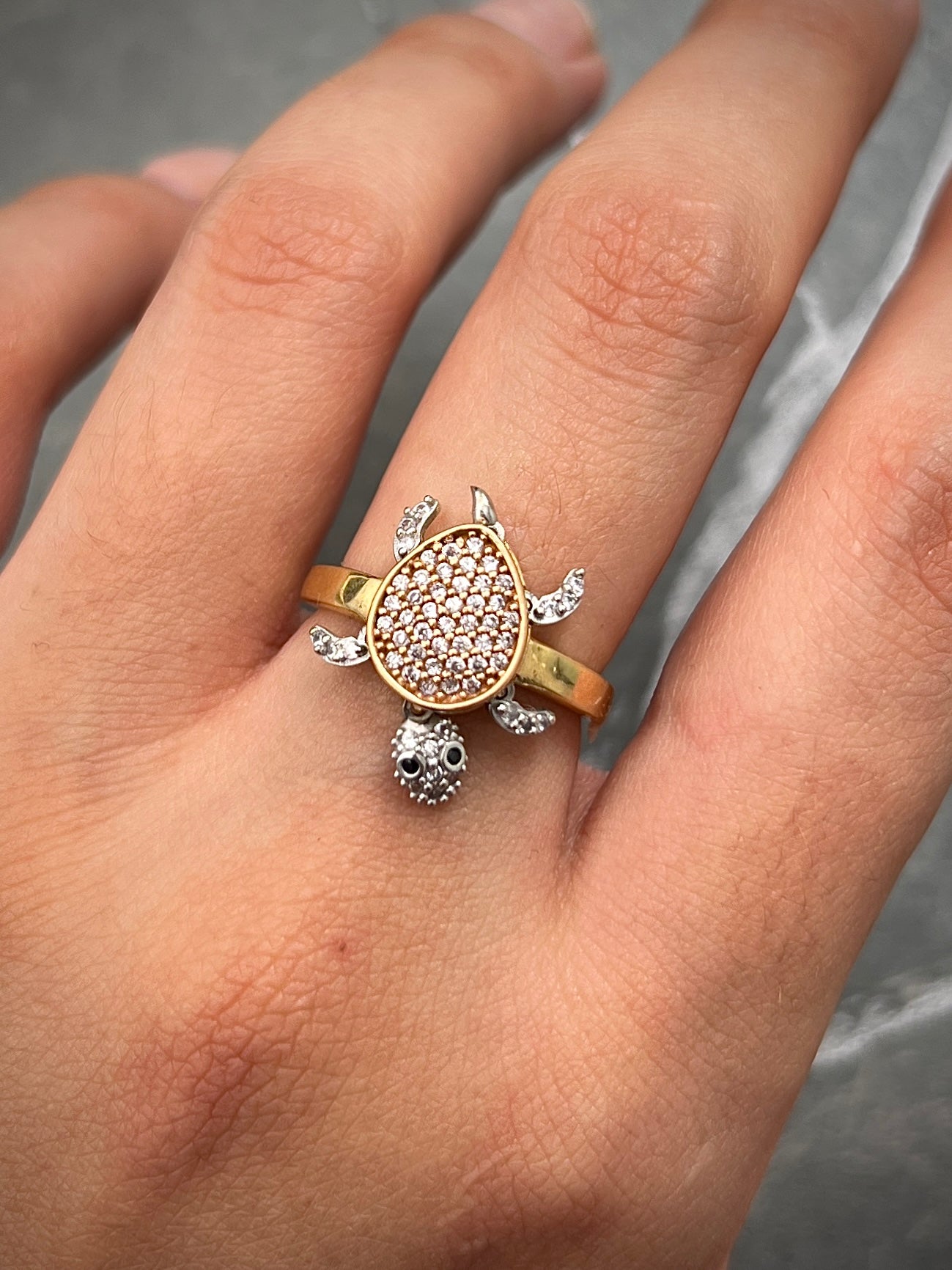 Anillo de tortuga 3,1 gr / Talla 5 3/4   Tres Oros Nac B