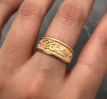 Anillo de 15s con nombre 6.3gr / TALLA 6 / Oro Rosado Nac B
