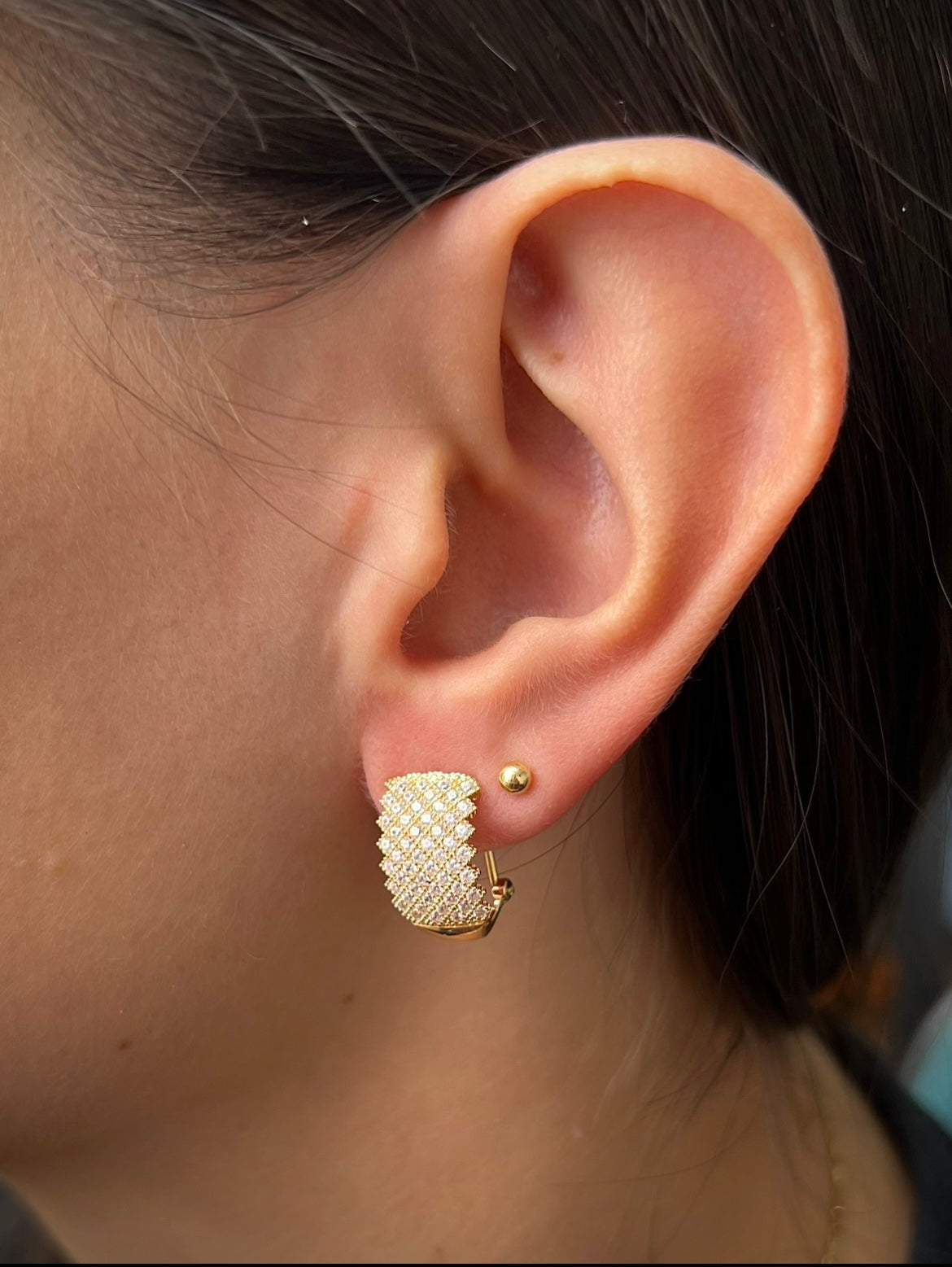 Aretes con swarovski blanco 4.35gr / 1cm / Oro Amarillo Nac P