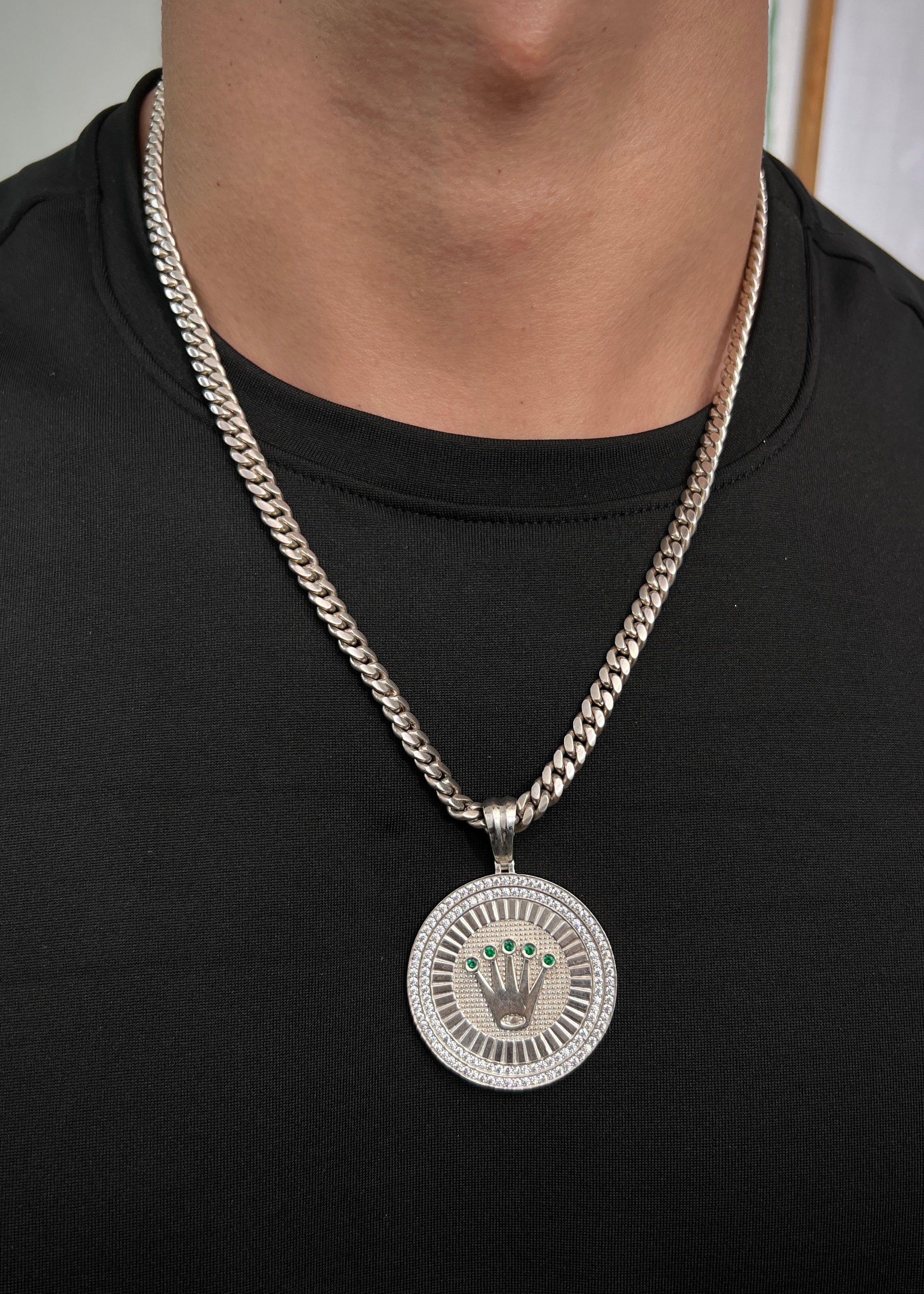 Dije corona rx con swarovski verde 17.7gr / Largo 5.3cm / P