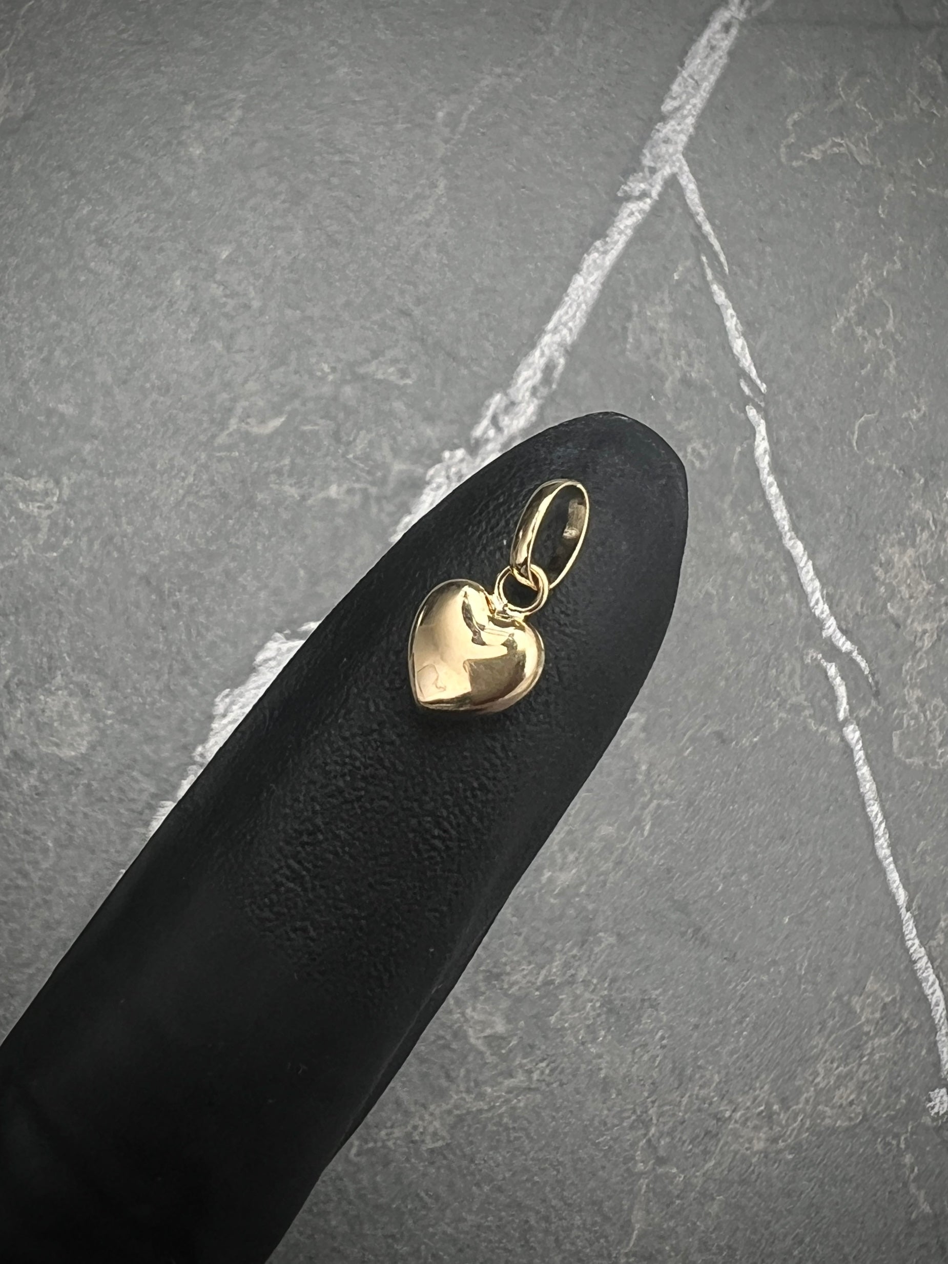 Dije de corazon liso 0.35gr / Largo 1.1cm / Oro Amarillo Nac P