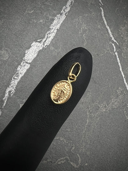 Dije virgen maria auxiliadora 0.35gr / Largo 1.5cm / Oro Amarillo Nac B