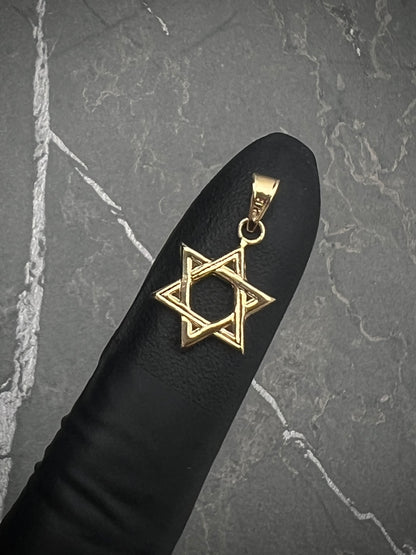 Dije de estrella de david 0.6gr / Largo 2cm — Oro Amarillo