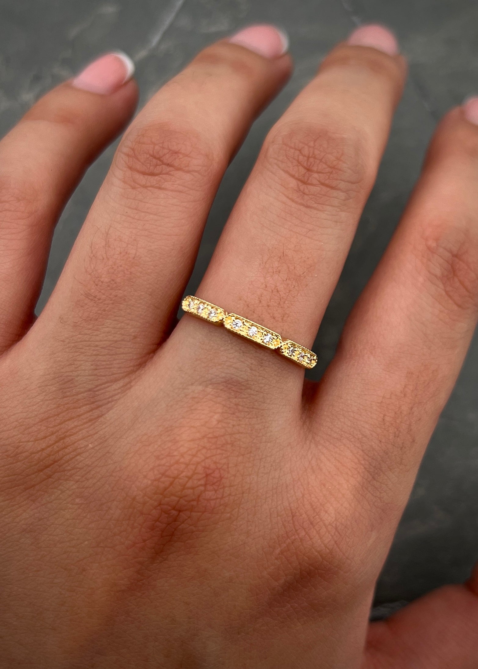 Anillo con swarovski blanco 1.65gr / TALLA 7 1/4 / Oro Amarillo Nac M