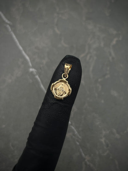Dije virgen milagrosa 0.5gr / Largo 1.7cm — Oro Amarillo