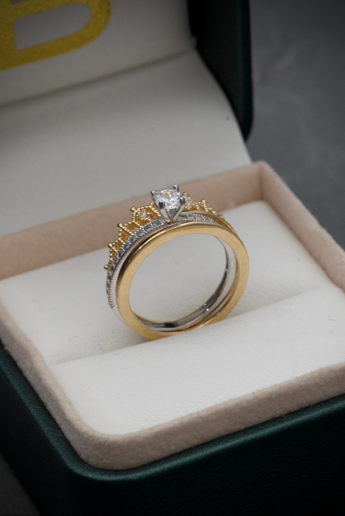 Anillo de corona con complemento 4.1gr / Talla 4 / Dos Oros Nac P
