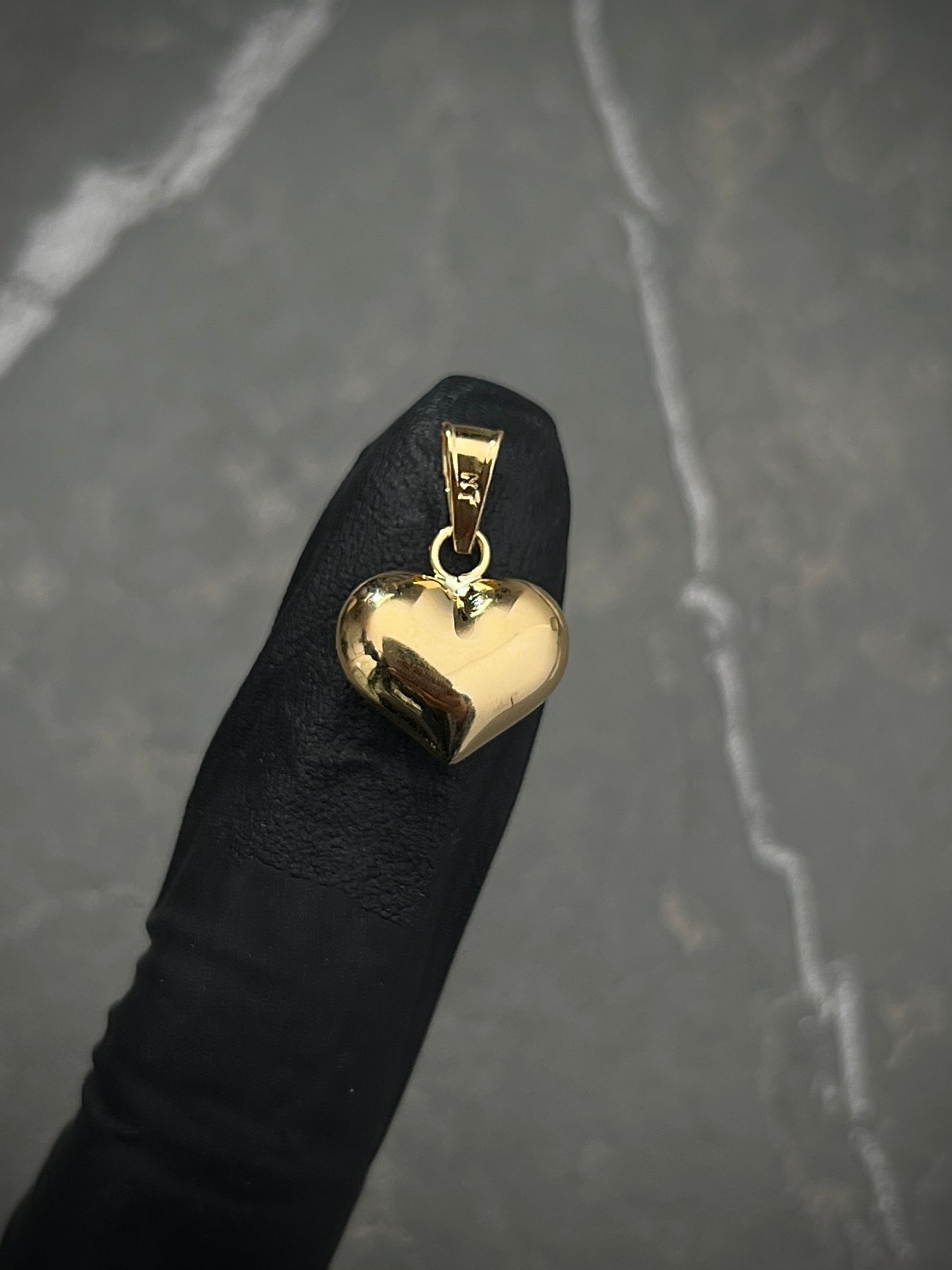 Dije corazon liso 0.5gr / Largo 1.5cm — Oro Amarillo