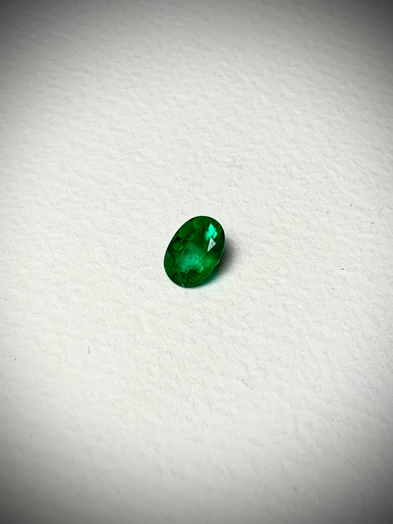 Esmeralda Ovalada Con 248 Pts Largo 1.0cm /  (Joya) B