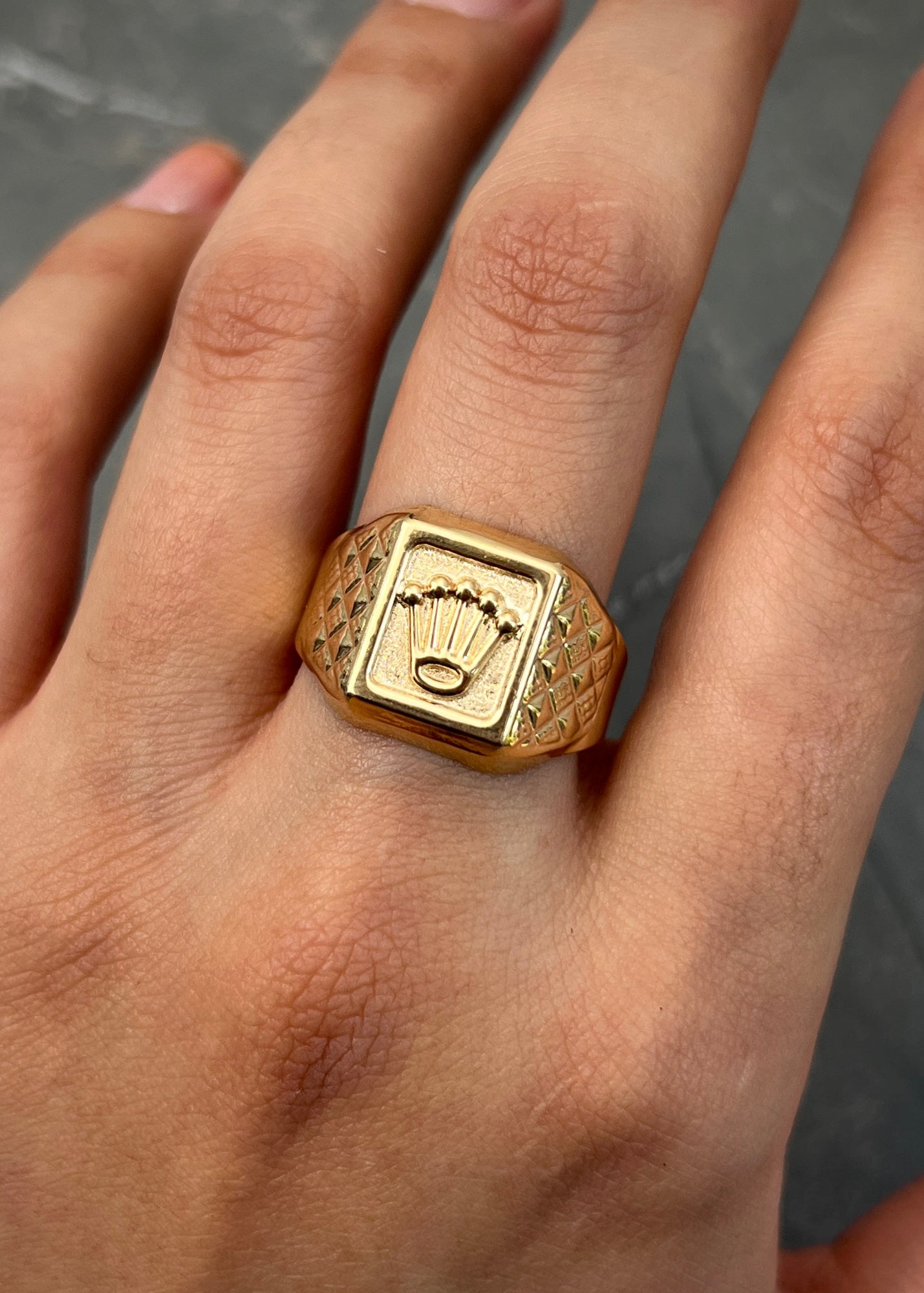Anillo corona rx 2.8gr / Talla 10 / Oro Amarillo Nac M