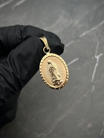 Dije virgen de guadalupe 1.55gr / Largo 3.1cm / Oro Amarillo Nac M