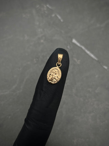 Dije virgen del carmen 0.45gr / Largo 1.8cm / Oro Amarillo Nac P