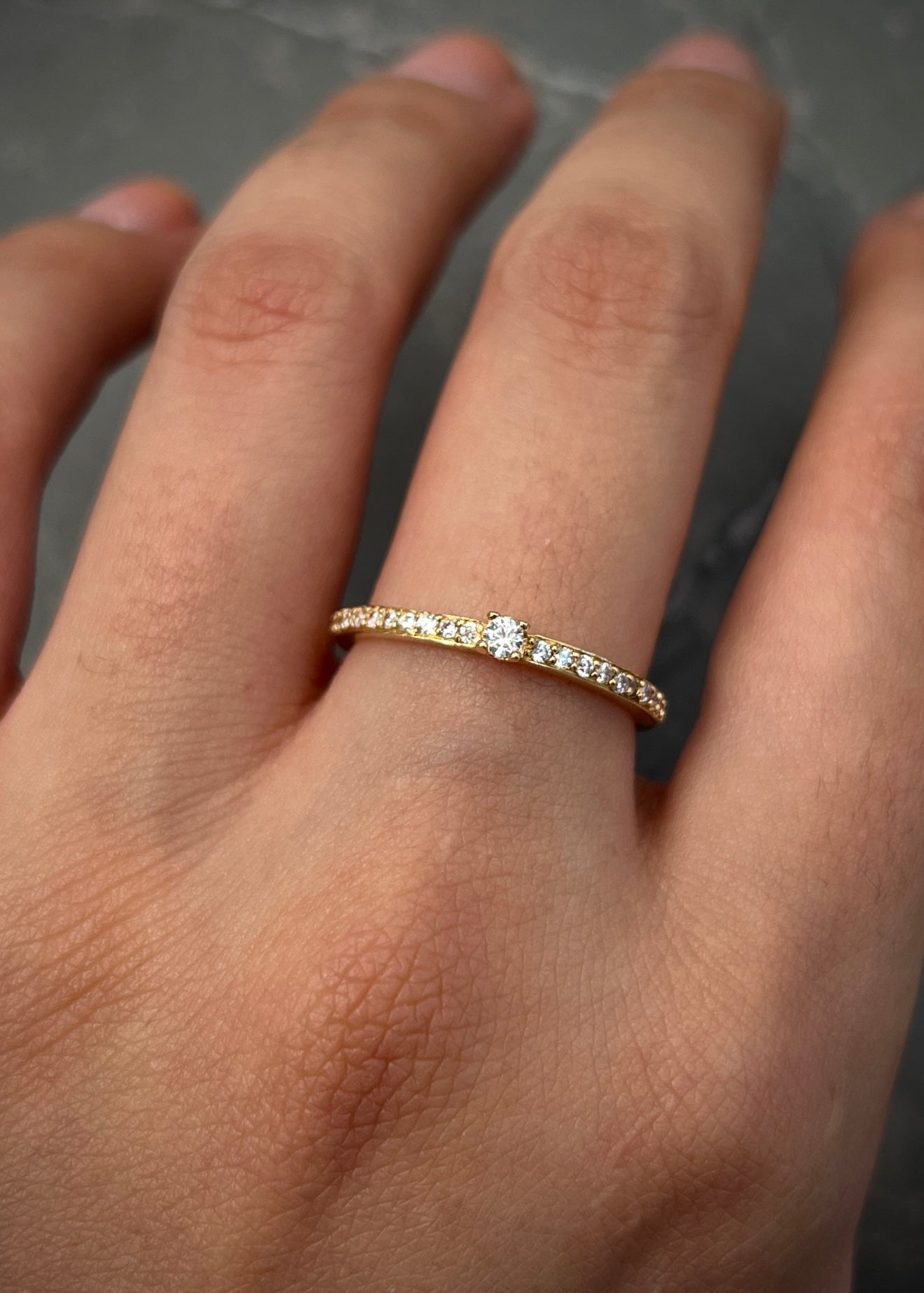 Solitario con swarovski blanco 1.45gr / TALLA 6 3/4 / Oro Amarillo Nac P