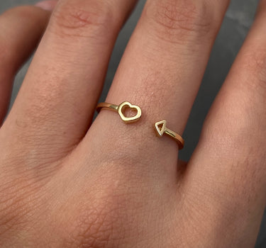 Anillo corazon con flecha 1.25gr / TALLA 6 3/4 / Oro Amarillo Nac M