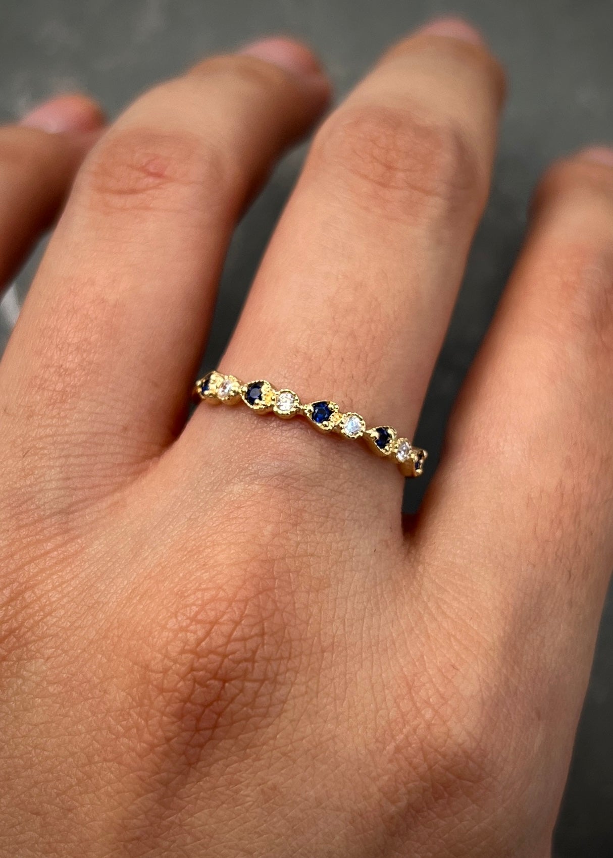 Anillo con swarovski azul y blanco 1.2gr / TALLA 8 / Oro Amarillo Nac P
