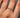 Anillo con swarovski verde y blanco 2.2gr / Talla: 6 1/2 / Oro Amarillo Nac B