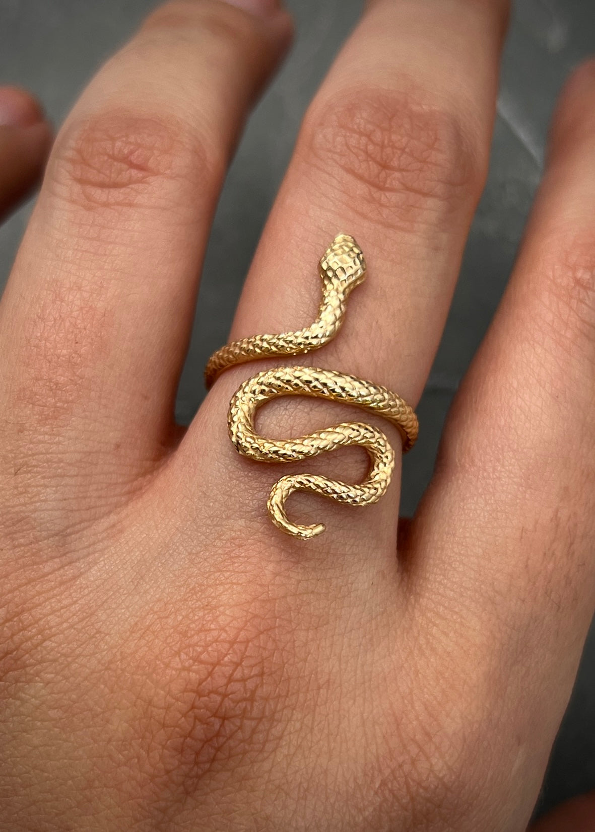Anillo serpiente 3.65gr / TALLA 5 1/2 / Oro Amarillo Nac P