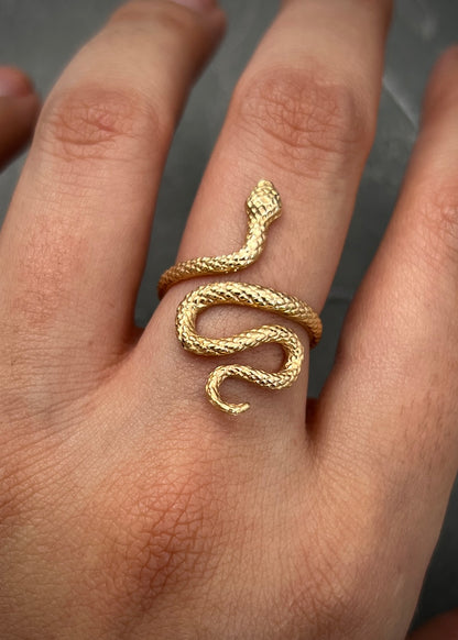 Anillo serpiente 3.65gr / TALLA 5 1/2 / Oro Amarillo Nac P