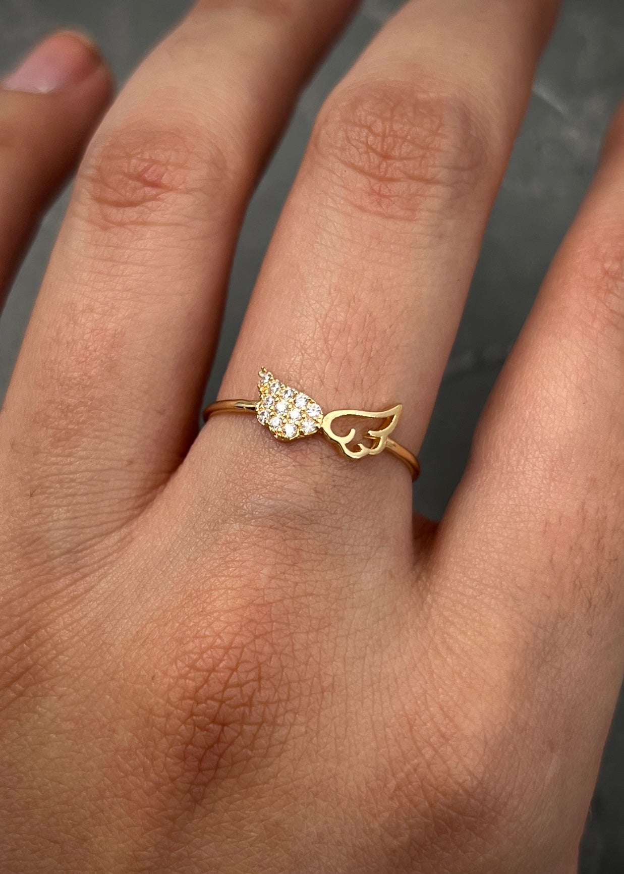 Anillo alas con swarovski blanco 0.85gr / TALLA 5 1/4 / Oro Amarillo Nac M