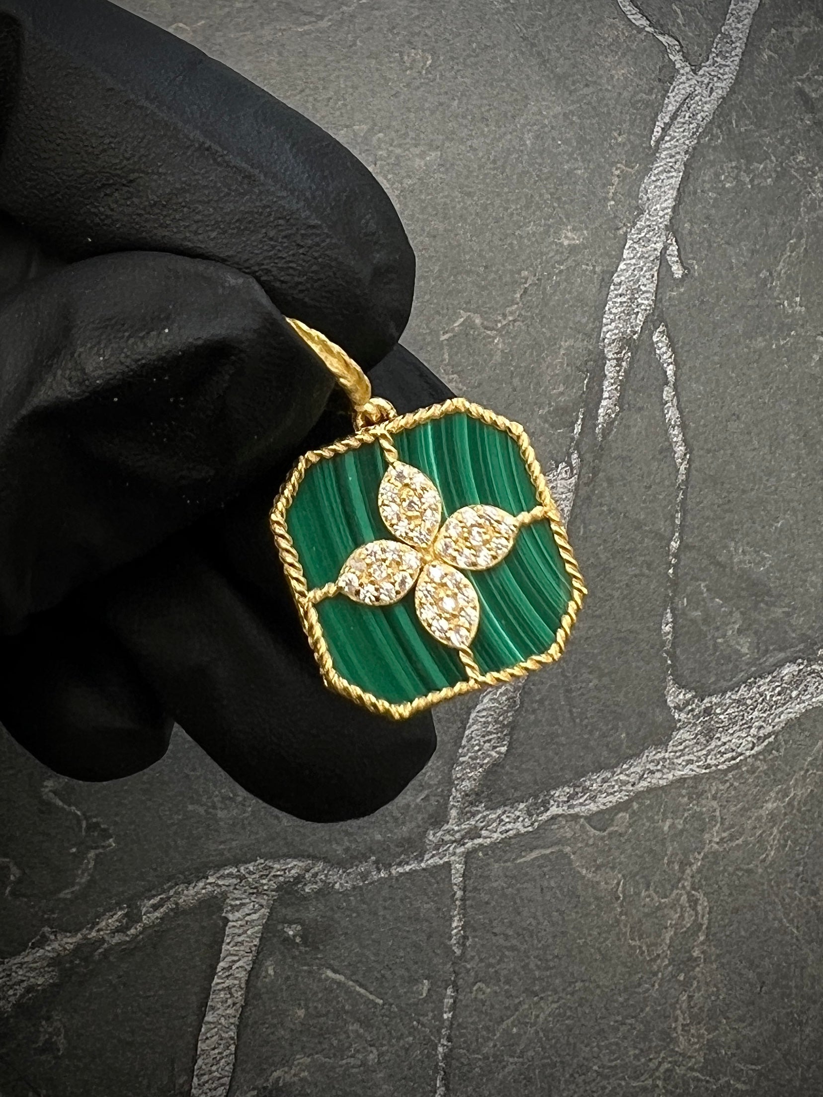 Dije lucky clover 2,3gr / 3cm / Oro Amarillo lucky B