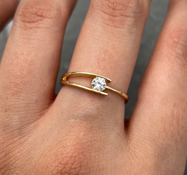 Anillo con swarovski blanco 1.75gr / TALLA 7 / Oro Amarillo Nac P