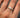 Solitario con swarovskis blancos 2.55gr / Talla: 6 1/4 / Oro Amarillo Nac B
