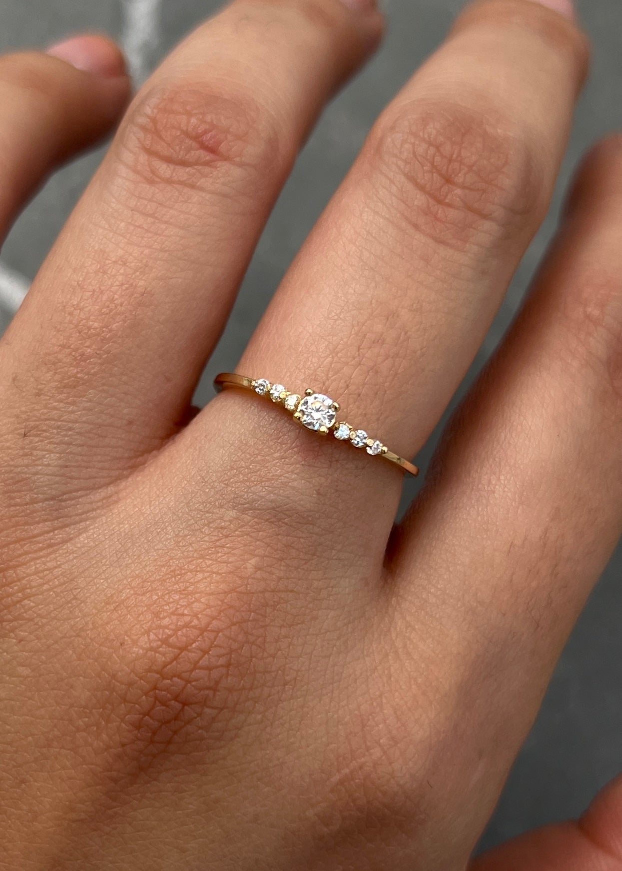 Solitario con swarovski blanco 1.1gr / TALLA 6 3/4 / Oro Amarillo Nac P