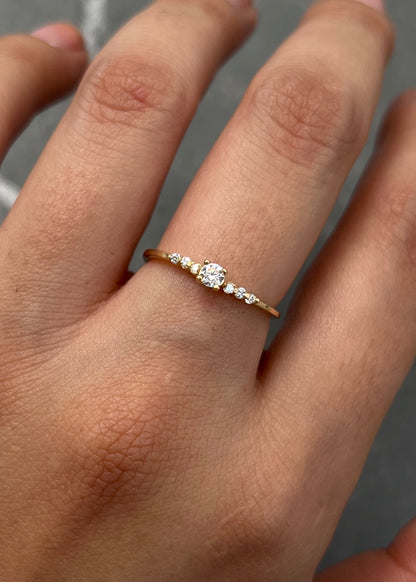 Solitario con swarovski blanco 1.1gr / TALLA 6 3/4 / Oro Amarillo Nac P