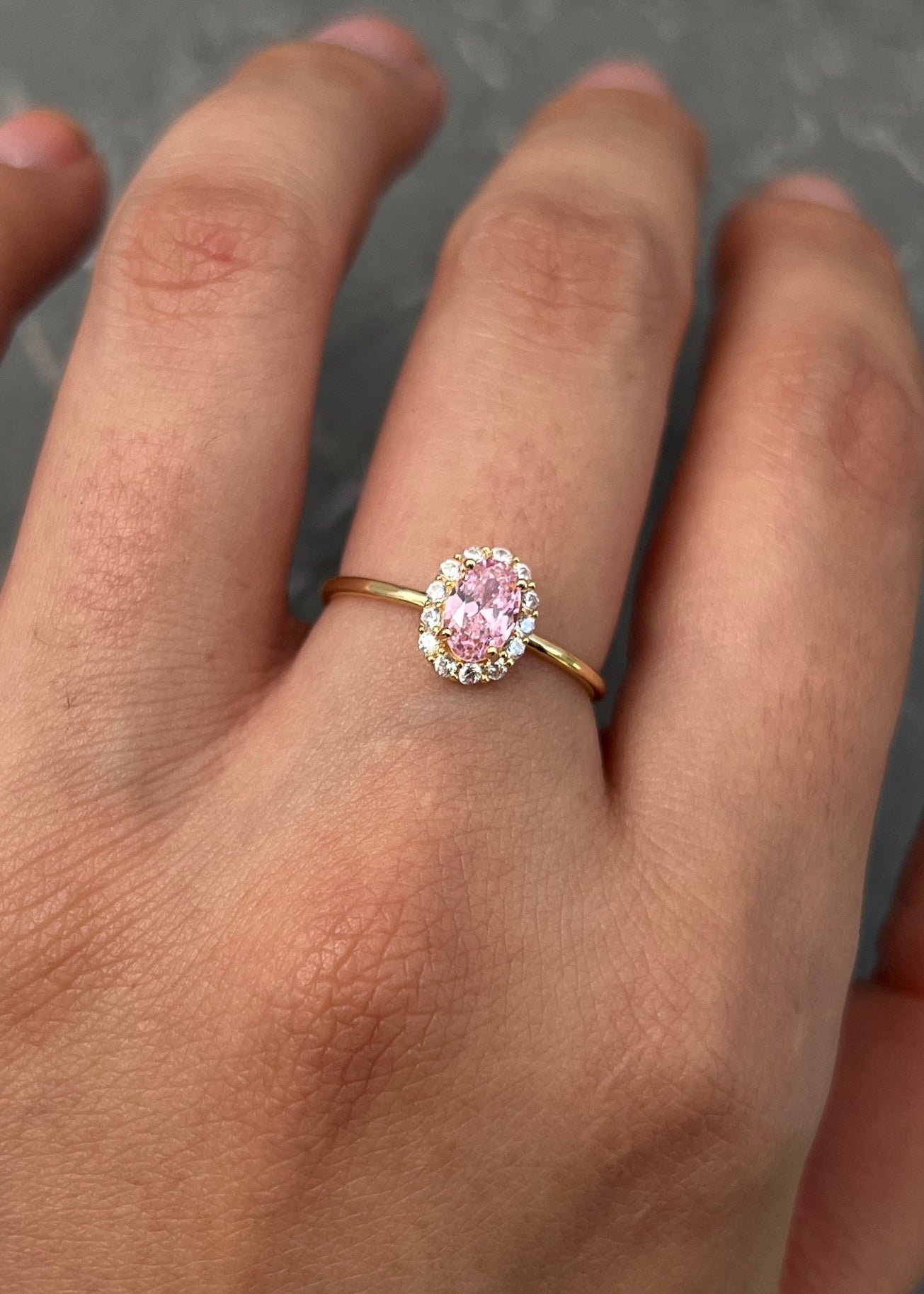 Solitario con swarovski blanco y rosado 1.35gr / TALLA 5 3/4 / Oro Amarillo Nac P