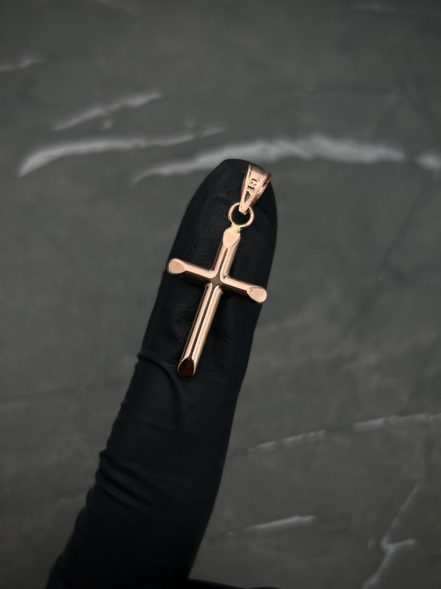 Dije de cruz lisa 0.7gr / 3cm / Oro Rosado Nac P
