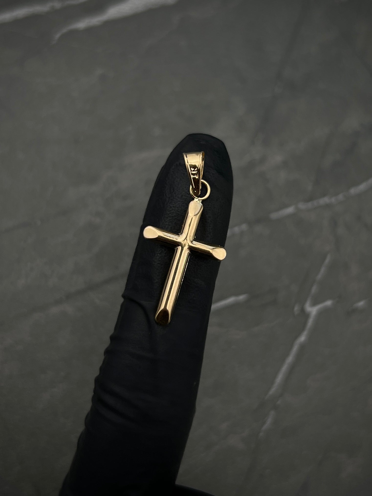 Dije de cruz lisa 0.5gr / Largo 2.5cm / Oro Amarillo Nac M