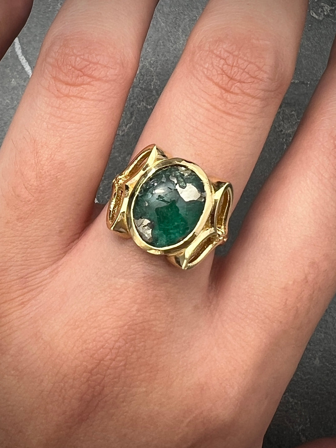 Anillo Con   548Pts de cabujon 5.8gr Talla 6 1/4 Oro Amarillo — Oro Amarillo