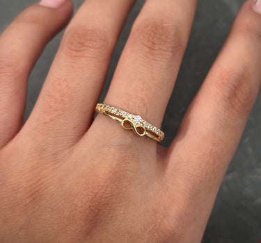 Anillo de infinito con swarovski blanco 2.1gr / TALLA 7 3/4 / Oro Amarillo Nac P