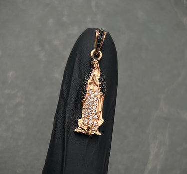 Dije virgen de guadalupe con swarovski negro 2gr / Largo 2.8cm / Oro Rosado Nac M