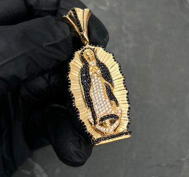 Dije virgen de guadalupe con swarovski negro 14.55gr / Largo 5cm / Oro Amarillo Nac B