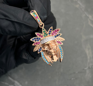 Dije indio con swarovski multicolor 5.4gr / Largo 3.9cm / Oro Rosado Nac P