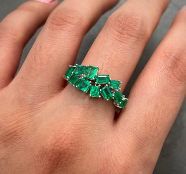 Anillo con 170pts de esmeraldas 4.65gr / TALLA 7 / Oro Blanco Nac (Joya) M